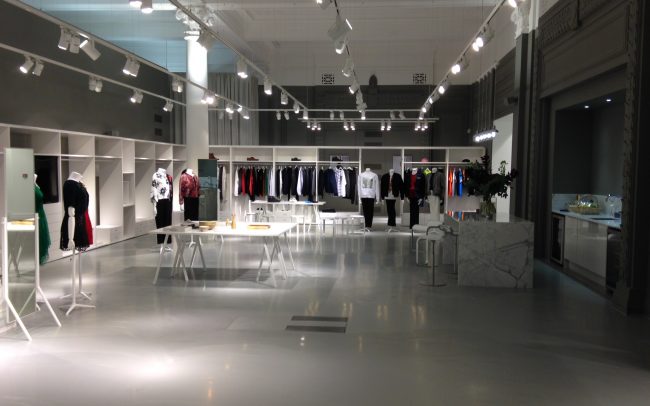 Beautiful Clean open Plan Shop Fit-out design and installation